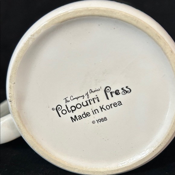 Festive Goose Mug with Red and Green Accents - Picture 3 of 3